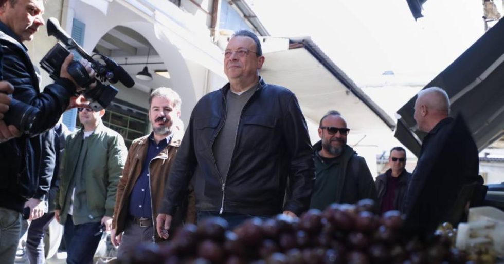 Φάμελλος: Σε καμία άλλη ευρωπαϊκή χώρα, δεν θα επέμενε πρωθυπουργός να κρατάει τη θέση του με τόσα σκάνδαλα